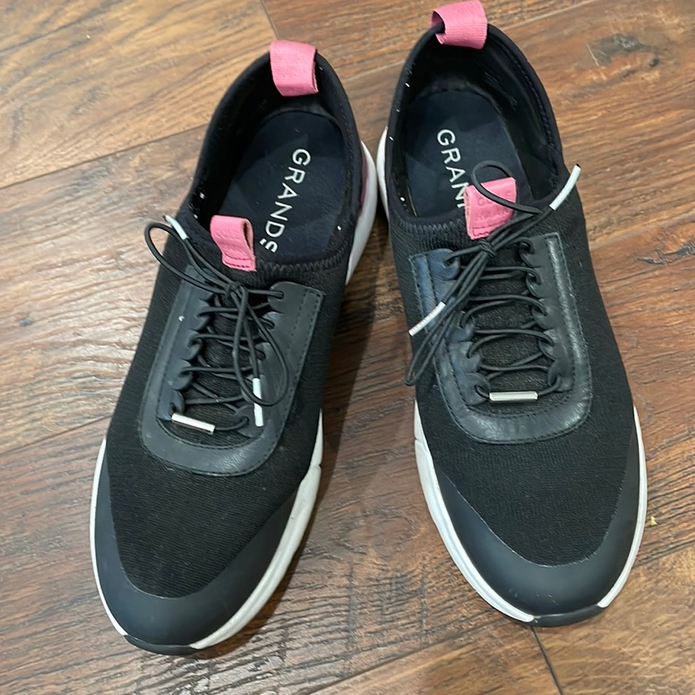 Sport shoes